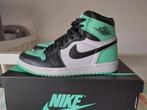 Nike air jordan 1 high og green glow 42.5 Not sb air max 95, Overige kleuren, Ophalen of Verzenden, Nike Air Jordan, Sneakers of Gympen