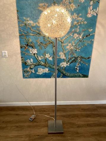 Design vloerlamp met halogeen lampjes, circa 172 cm hoog  beschikbaar voor biedingen