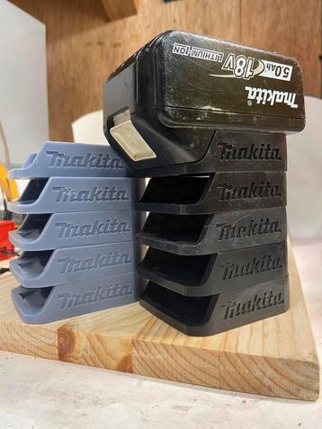 Makita accuhouder 18v beschikbaar voor biedingen