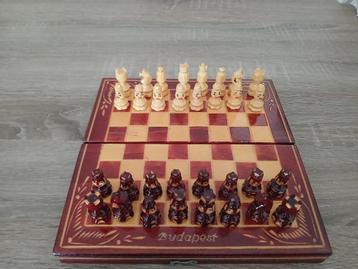 Schaakspel backgammon uit Budapest beschikbaar voor biedingen