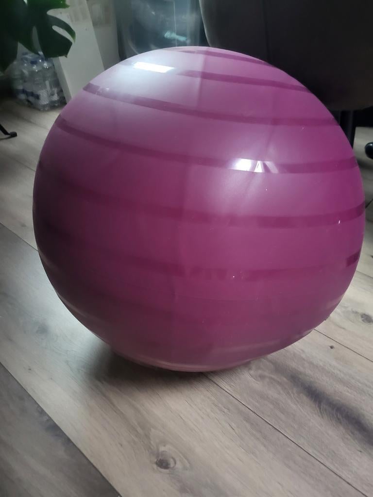 Paarse fitnessbal, Ophalen, Gebruikt, Buik, Fitnessbal