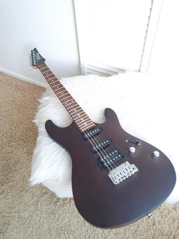 Electric guitar ( electrisch Gitaar) beschikbaar voor biedingen