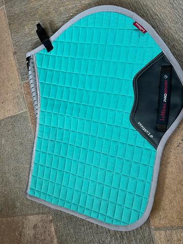 Le mieux chabrak springen - full turquoise beschikbaar voor biedingen