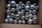 CA  38 ONBREEKBAAR KERSTBALLEN  ZILVER, Diversen, Kerst, Ophalen of Verzenden, Zo goed als nieuw
