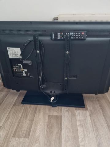 Samsung LED TV 40 inch Met Beugel beschikbaar voor biedingen