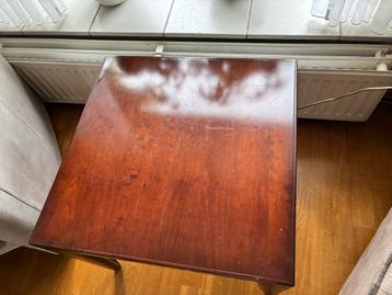 Houten Tafel - Bijzettafel beschikbaar voor biedingen