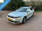 Volkswagen Jetta 1.6 TDI High Executive Line BlueMotion / Na, Auto's, Volkswagen, Euro 5, Gebruikt, 1295 kg, 4 cilinders