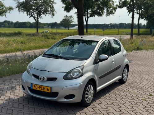 Toyota Aygo 1.0 12V Vvt-i 5DRS 2010 AIRCO KM AANTOONBAAR, Auto's, Toyota, Bedrijf, Aygo, ABS, Airbags, Airconditioning, Elektrische ramen