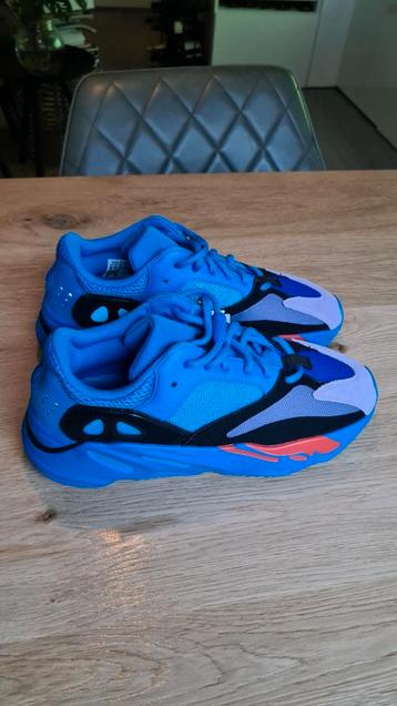 Adidas Yeezy Boost 700 Hi-Res Blue EU43.3/US9.5 beschikbaar voor biedingen