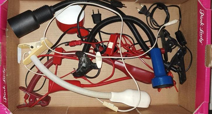 vintage bureaulampen -flexibele  tafellamp -rood- zwart e.a., Huis en Inrichting, Lampen | Tafellampen, Gebruikt, Minder dan 50 cm