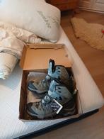 Salomon Quest 4 GTX W - Maat 41 1/3 (B-categorie), Salomon, Zo goed als nieuw, Grijs, Wandelschoenen