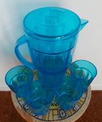 Blauwe kunststof schenkkan / waterkanset met 4 glazen, Overige materialen, Overige typen, Ophalen of Verzenden, Zo goed als nieuw
