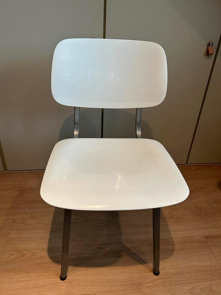 Revolt Stoel - Friso Kramer - Wit/Grijs, Huis en Inrichting, Stoelen, Gebruikt, Eén, Kunststof, Wit, Ophalen of Verzenden