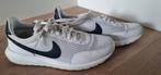 witte NIKE sneakers 42,5, Wit, Nike, Ophalen of Verzenden, Sneakers of Gympen