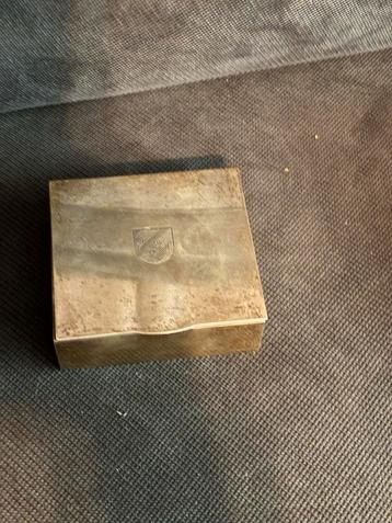 Vintage Zilveren Doosje met Wapen beschikbaar voor biedingen