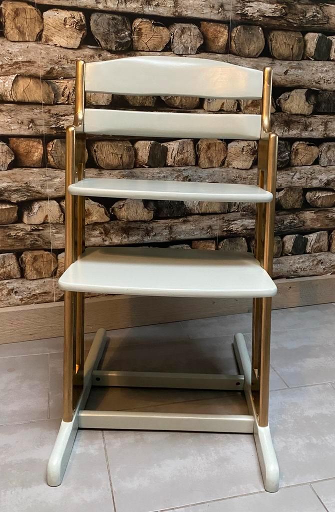 Meegroei Kinderstoel trip trap  met gouden accenten, Kinderen en Baby's, Kinderstoelen, Gebruikt, Meegroeistoel, Ophalen