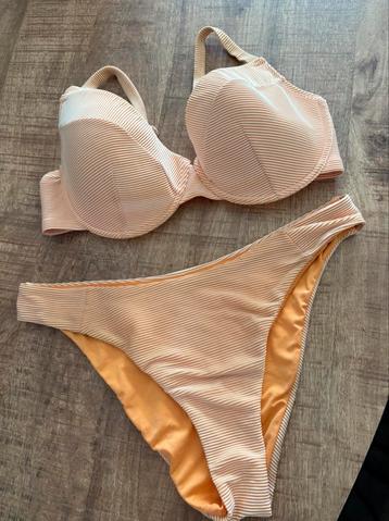 Mooie Hunkemöller bikini 85E en slip maat L beschikbaar voor biedingen