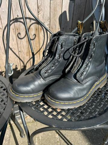 Dr.Martens mt.37 zeer goed beschikbaar voor biedingen