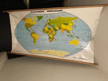 Wereldkaart (1988) voor aan de muur beschikbaar voor biedingen