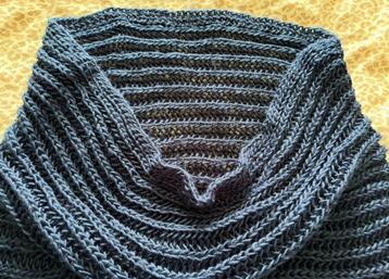 Colsjaal voor volwassenen beschikbaar voor biedingen