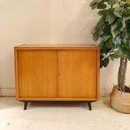 Vintage kastje licht met zwarte poten, Huis en Inrichting, Kasten | Overige, Zo goed als nieuw, Hoofdstraat 70 Terborg, Devintagerie