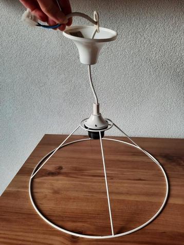 Witte Metalen Plafondlamp Hanglamp Lamp beschikbaar voor biedingen
