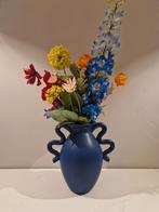 Ferm living Verso vaas blauw met kunstbloemen, Huis en Inrichting, Woonaccessoires | Vazen, Blauw, Aardewerk of Porselein, Ophalen of Verzenden