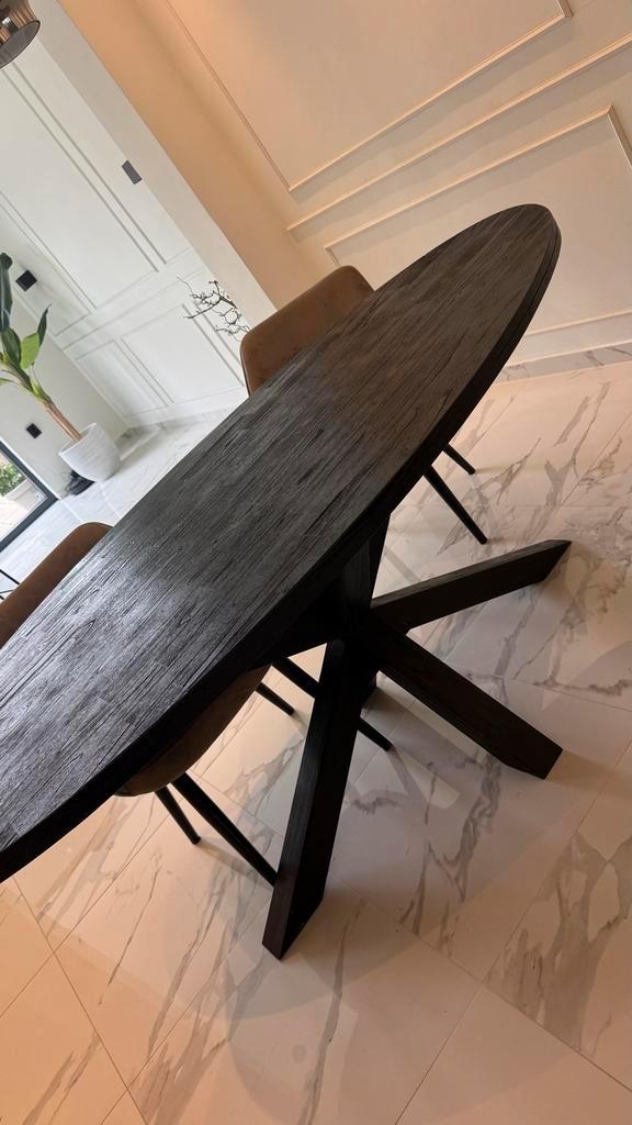 Ovale Zwarte Eettafel - Vlinderpoot, Huis en Inrichting, Tafels | Eettafels, Zo goed als nieuw, 100 tot 150 cm, 150 tot 200 cm
