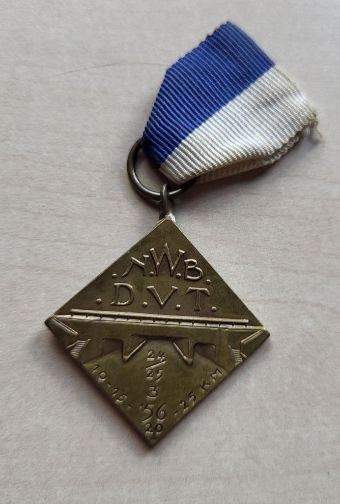 NWB DTV Wandelbond medaille, Postzegels en Munten, Penningen en Medailles, Overige materialen, Ophalen of Verzenden