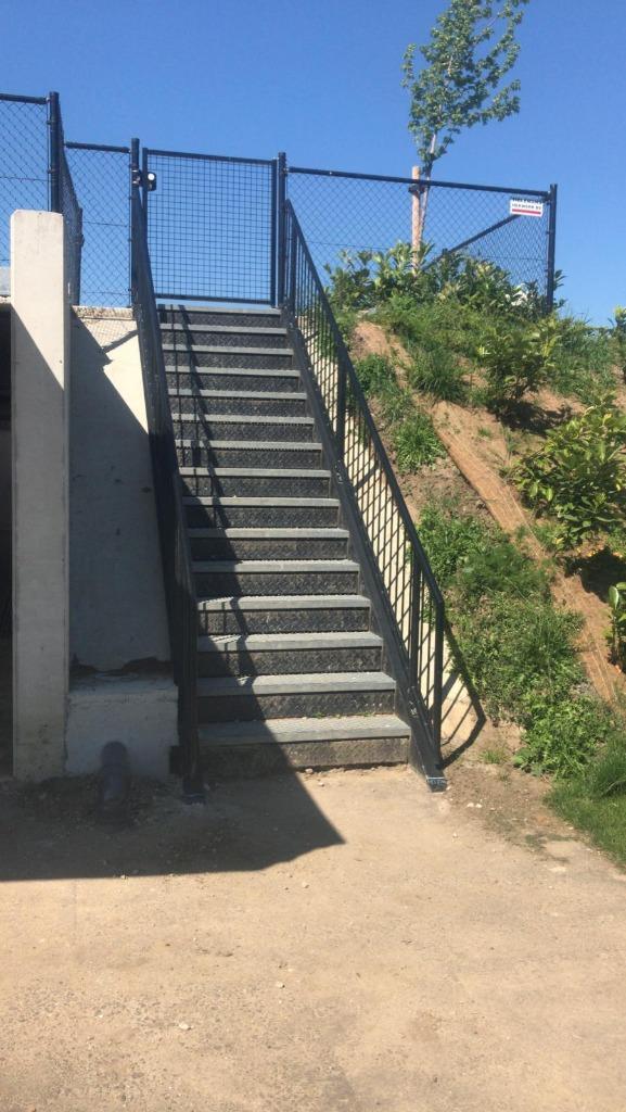 Diverse mooie gebruikte trappen., Doe-het-zelf en Verbouw, Ladders en Trappen, Gebruikt, Trap, 2 tot 4 meter, Ophalen