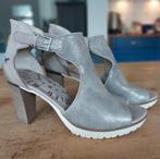 Mustang open pump / sandaal mt 41 hak 8 cm beige / goud, Kleding | Dames, Schoenen, Ophalen of Verzenden, Zo goed als nieuw, Zwart