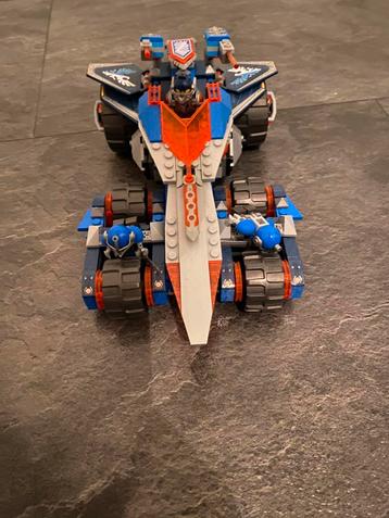 Lego nexo knights clay’s gevechtszwaard #70315 beschikbaar voor biedingen