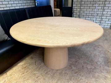 Richmond dining table Oakley houten ronde eettafel 140 cm beschikbaar voor biedingen