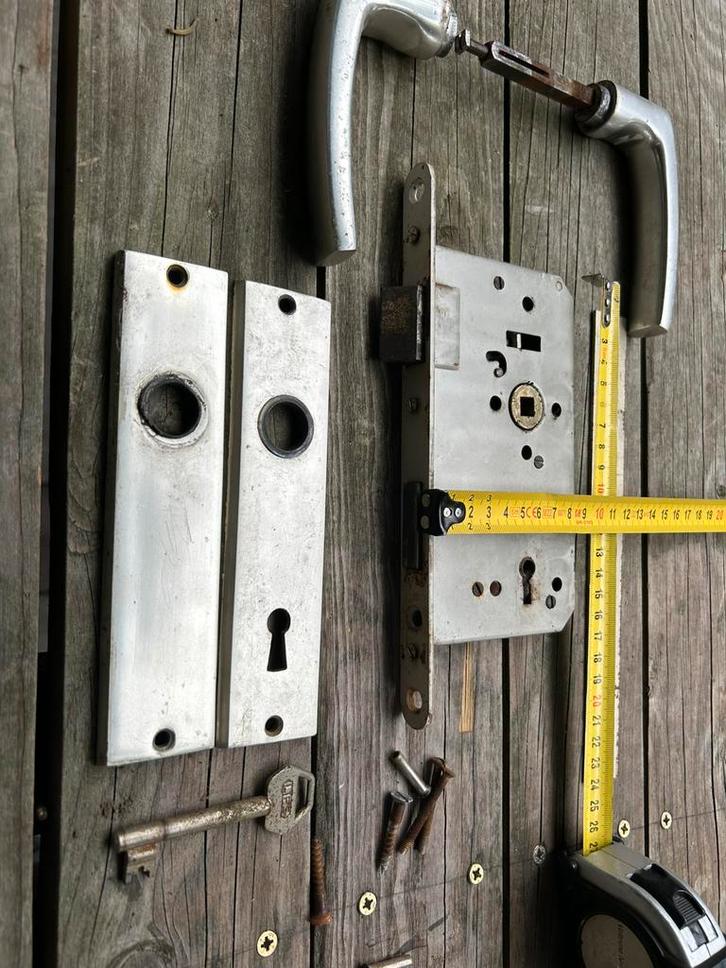 Deurslot, buiten LIPS, Doe-het-zelf en Verbouw, Hang- en Sluitwerk, Gebruikt, Slot, IJzer, Ophalen of Verzenden