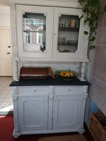 Authentieke Franse vintage kast  beschikbaar voor biedingen