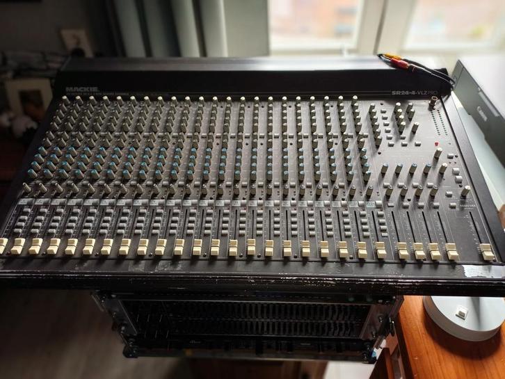 Mixer mackie sr24-4-vlz-pro, Muziek en Instrumenten, Mengpanelen, Gebruikt, 20 kanalen of meer, Microfooningang, Ophalen