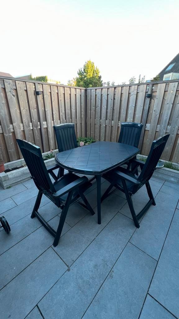 Garden table with 4 chairs, Tuin en Terras, Tuinsets en Loungesets, Zo goed als nieuw, Tuinset, 6 zitplaatsen, Ophalen