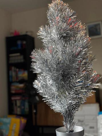 Kerstboom. Zilver beschikbaar voor biedingen