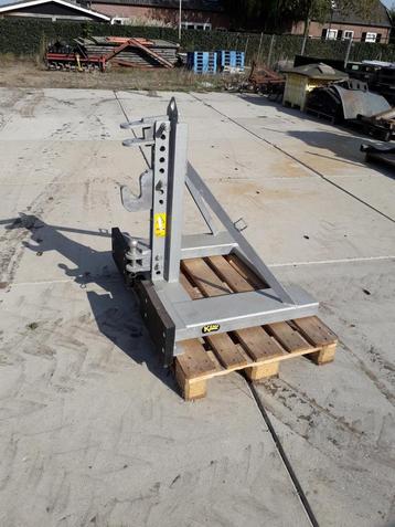 Kemp werktuigendrager werktuigen drager  hefbok heftruck  beschikbaar voor biedingen