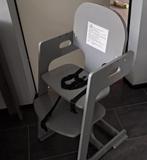 Kinderstoel grijs, Ophalen, Gebruikt, Meegroeistoel, Gordel(s)