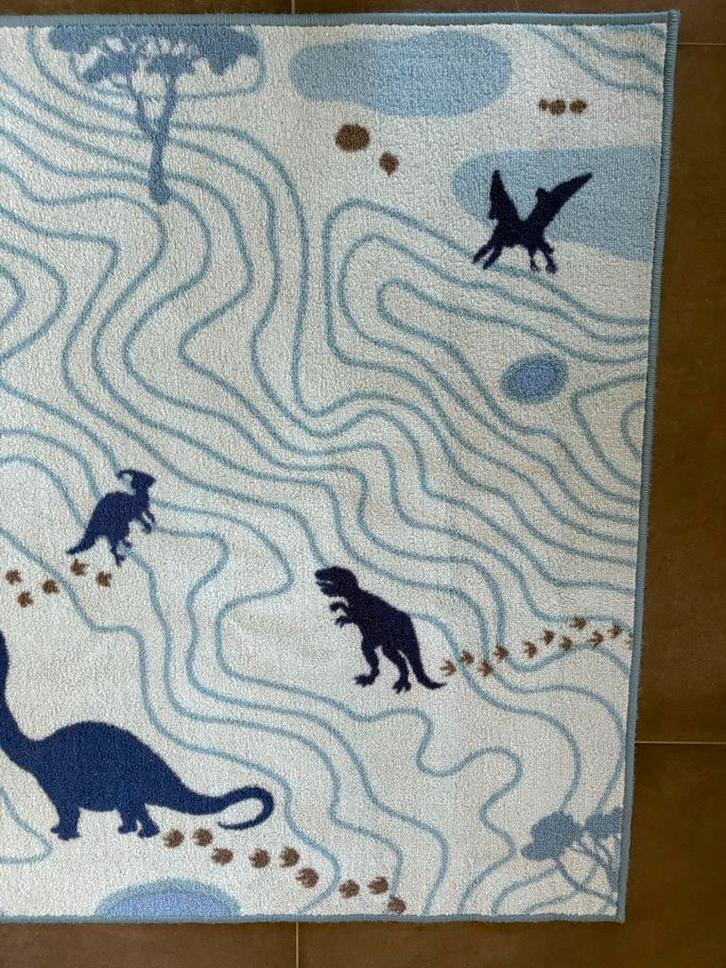 Dino Vloerkleed + Siergordijnen - Kinderkamer, Kinderen en Baby's, Kinderkamer | Inrichting en Decoratie, Zo goed als nieuw, Ophalen of Verzenden