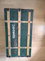 Mooie oude scheepskist voor opslag, Ophalen