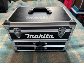 Makita - 90-delige accessoire set beschikbaar voor biedingen