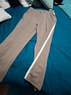 Comfy fit krijtstreep broek beige maat 46 (2 stuks), Kleding | Dames, Broeken en Pantalons, Beige, Maat 46/48 (XL) of groter, Nieuw