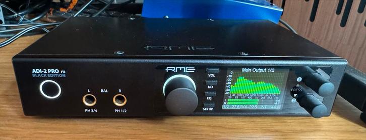 RME ADI-2 Pro fs R Black Edition - Topstaat!, Audio, Tv en Foto, Converters, Zo goed als nieuw, Ophalen of Verzenden