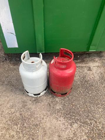 Lege gasflessen beschikbaar voor biedingen