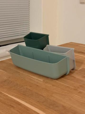 Forma wand bakjes voor sleutels beschikbaar voor biedingen