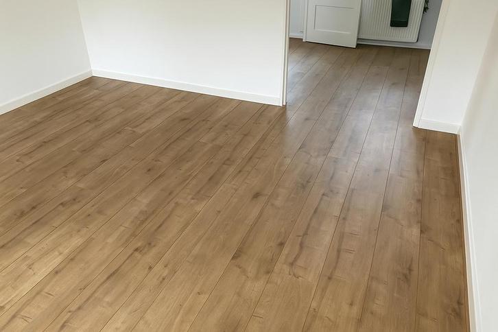 Laminaat vloer 32m2 + restpartij - Amsterdam Noord, Doe-het-zelf en Verbouw, Vloerdelen en Plavuizen, Gebruikt, Laminaat, Kunststof