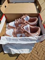 Nieuw!! Nike Dunk Low., Ophalen of Verzenden, Zo goed als nieuw, Overige kleuren