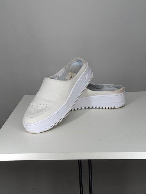 Muiltjes van Nike, Kleding | Dames, Schoenen, Gedragen, Sandalen of Muiltjes, Wit, Ophalen of Verzenden